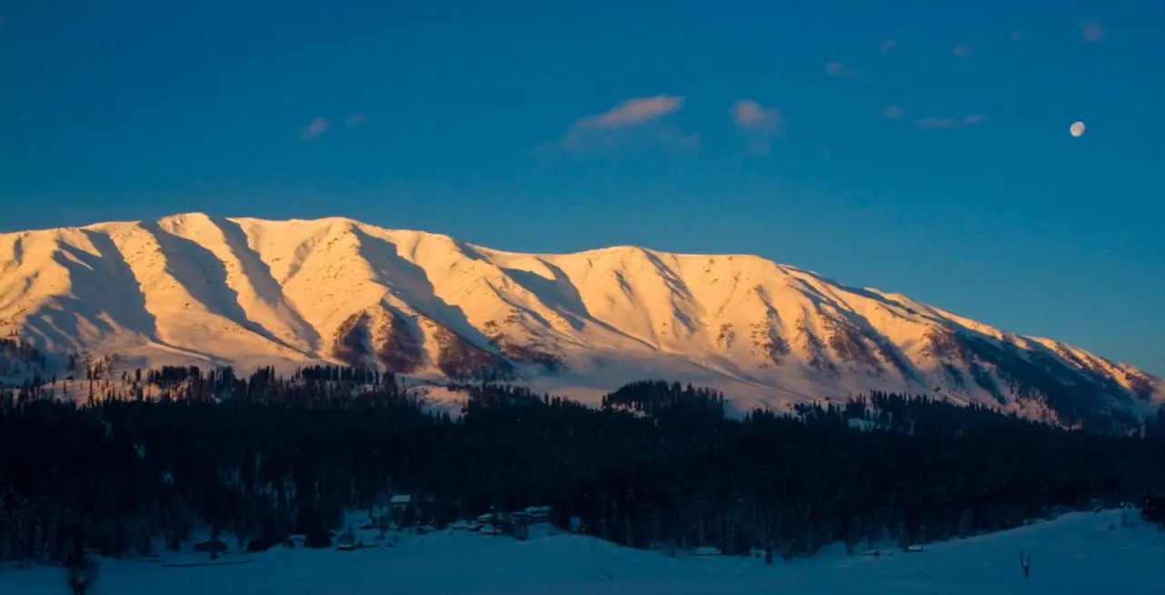 Gulmarg Srinagar Kashmir Vacation